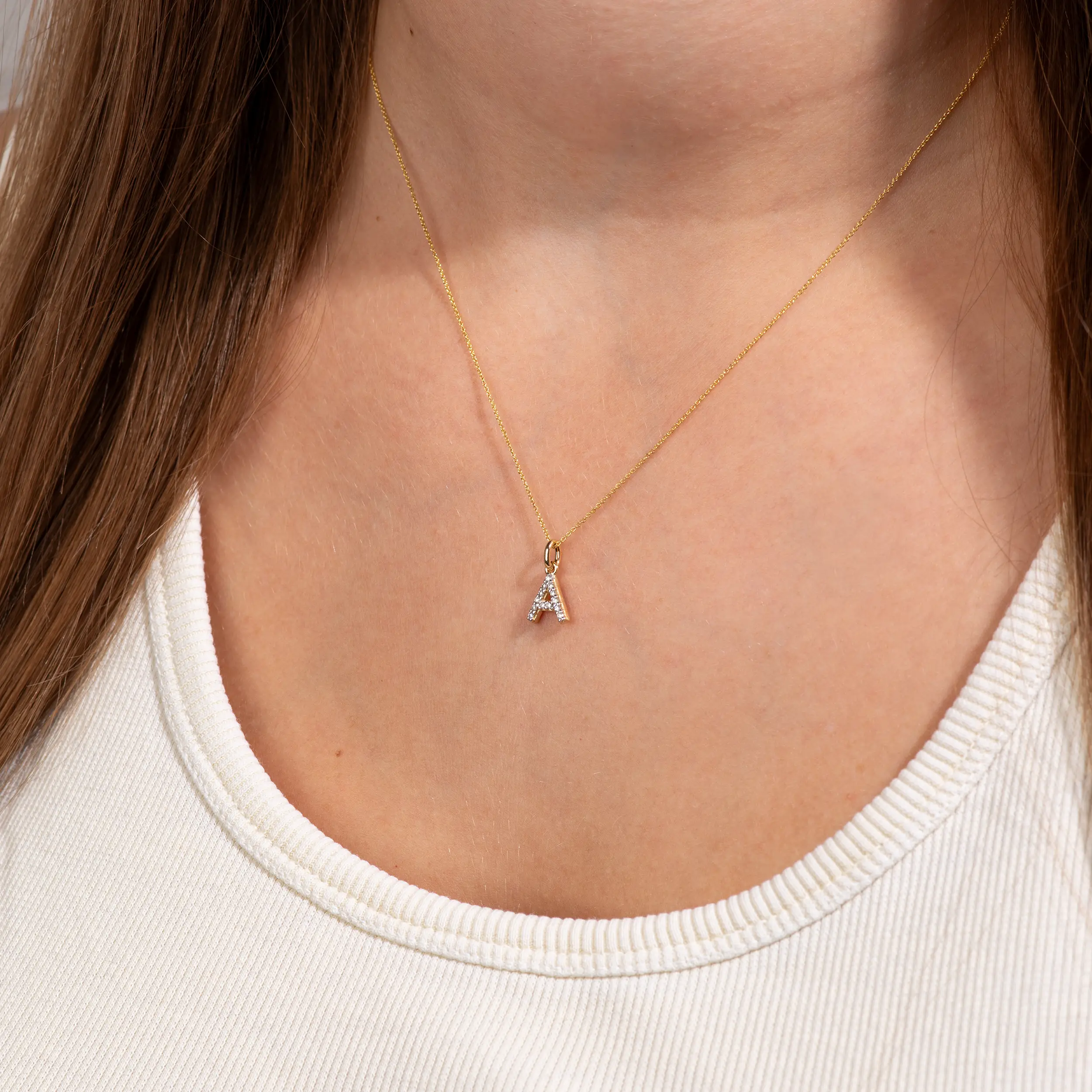 Gold Anhänger Buchstabe Diamanten A - Modelfoto