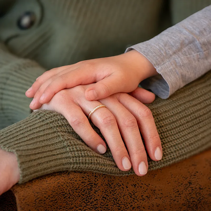 Muttertag - Foto Hände aufeinander