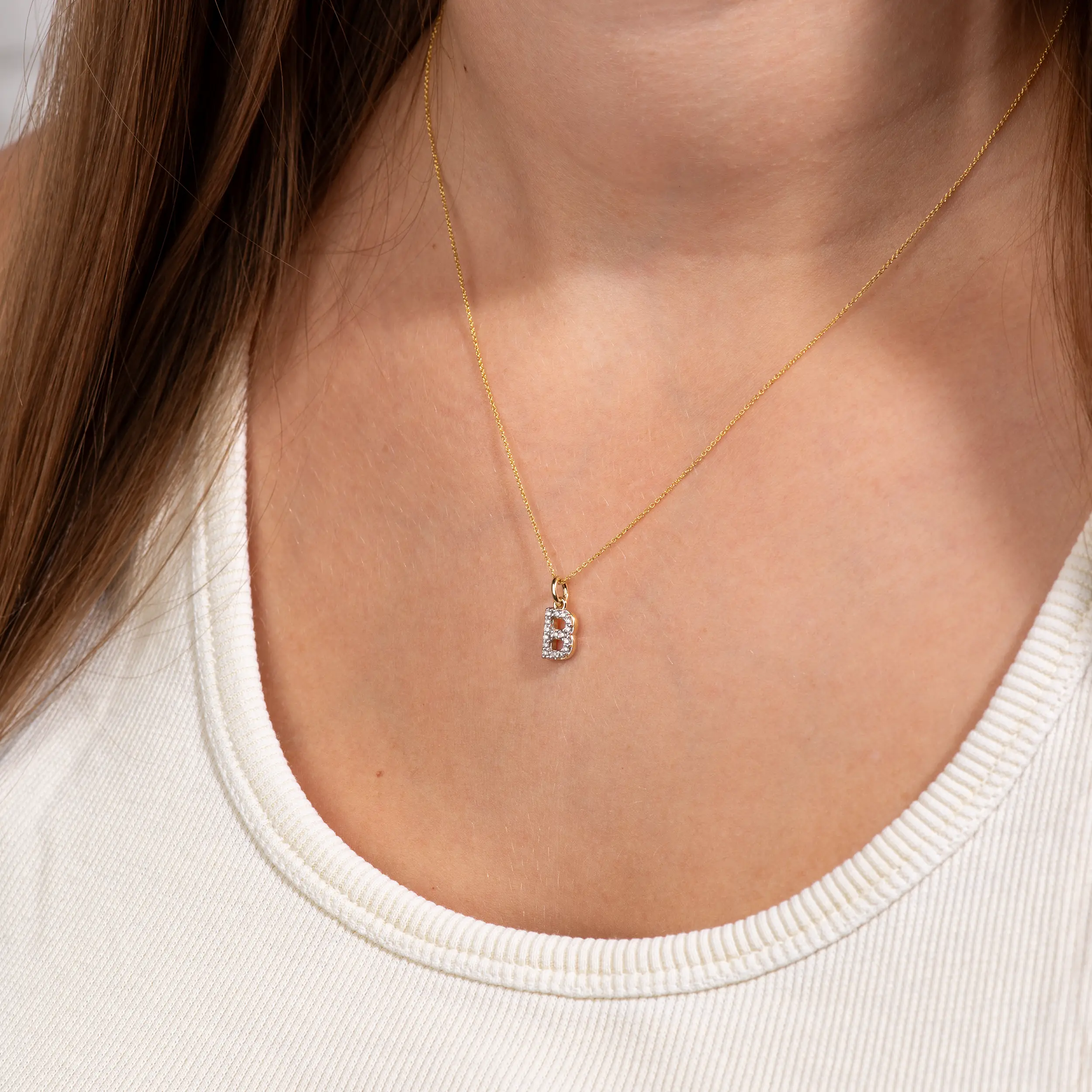 Gold Anhänger Buchstabe Diamanten B - Modelfoto