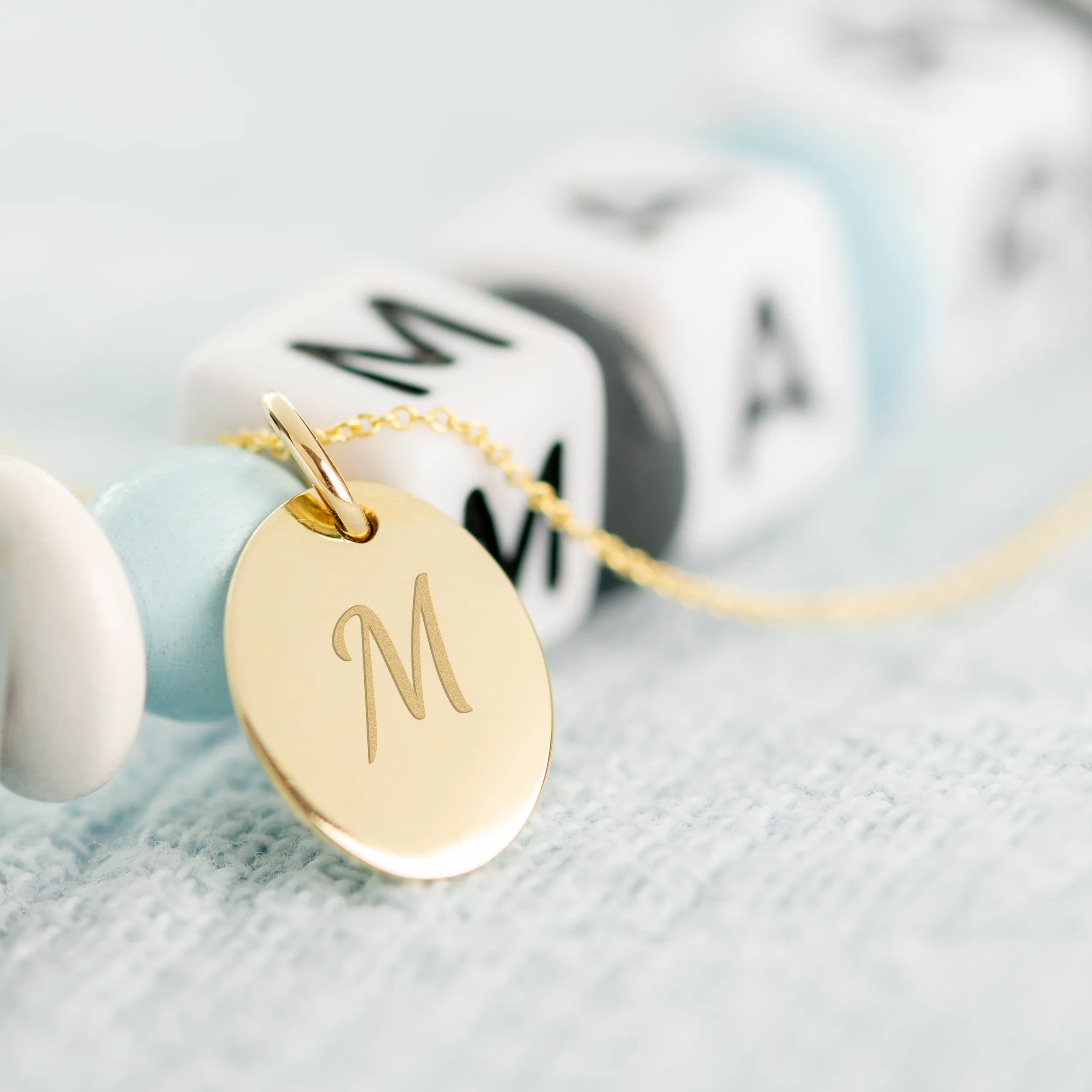 Gold Anhänger Oval personalisiert - Gravur