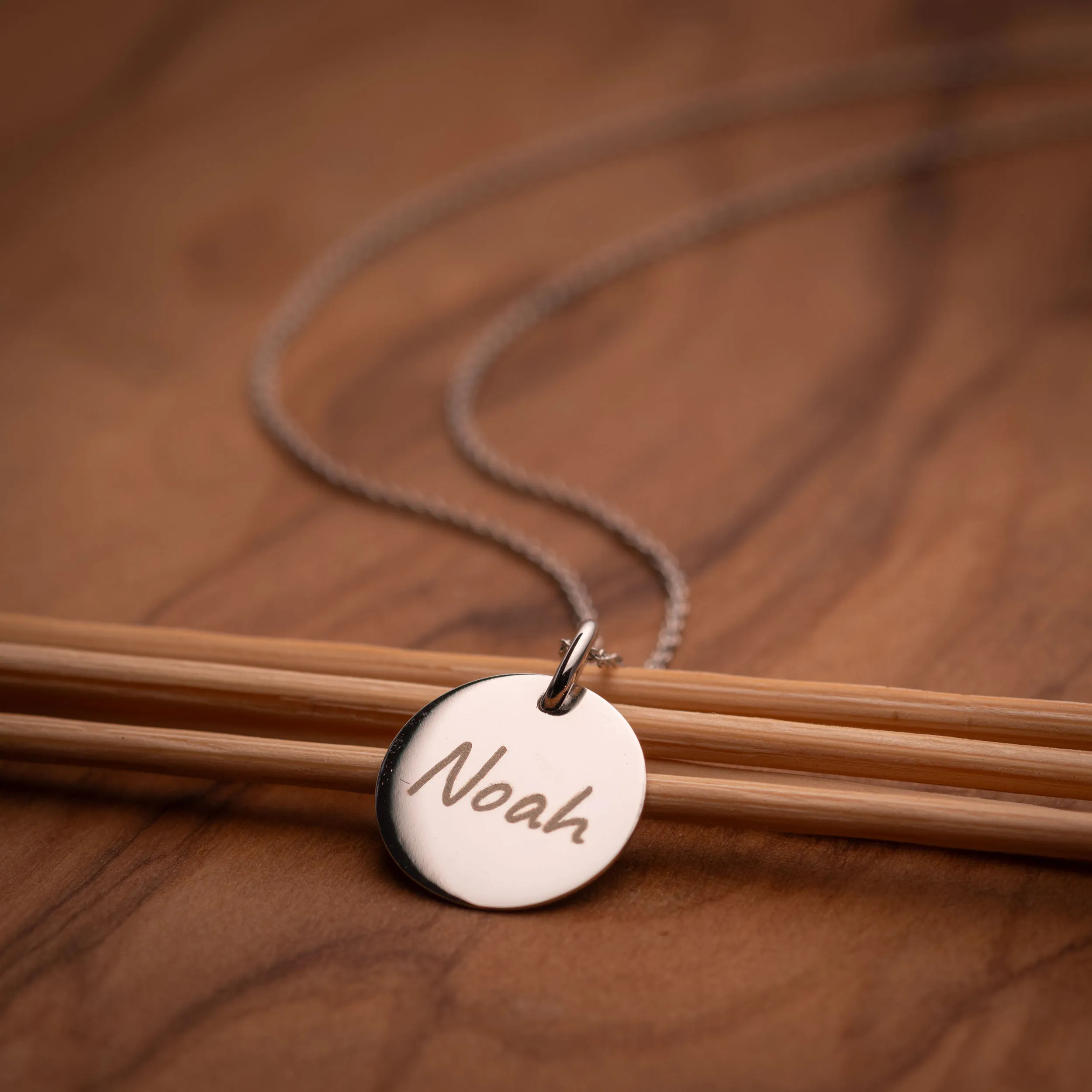 Weißgold Anhänger Rund personalisiert - Gravur